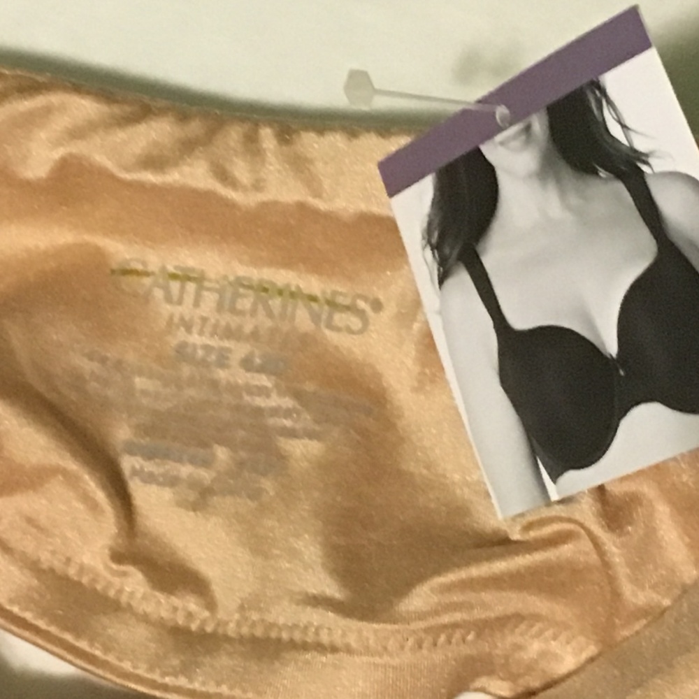 Catherines Full Coverage Smooth Bra Underwire Adjustable Beige Plus Size 42D - Picture 3 of 3